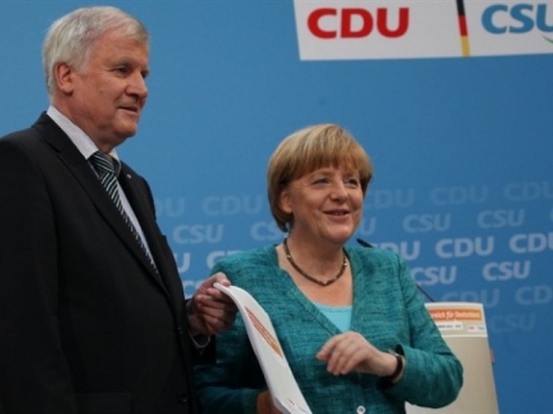 Angeli Merkel prijeti gubitak koalicijskog partnera zbog imigrantske politike