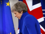 Oslabljena May ide u Bruxelles tražiti pomoć za Brexit