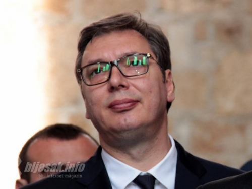 Vučić otišao moliti Papu da ne prizna Kosovo