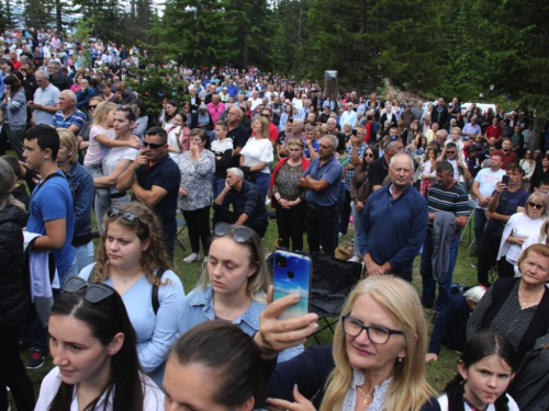 FOTO/VIDEO: Tisuće vjernika na Kedžari proslavilo 'Divin dan'