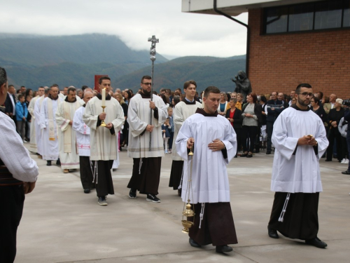 FOTO: Mlada misa fra Antonia Baketarića u Rumbocima