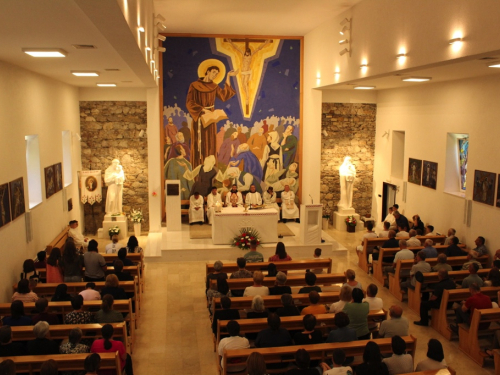 FOTO: Proslava sv. Ante u župi Gračac