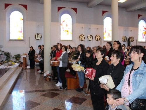 FOTO: Blagoslov uskrsnih jela u župi Prozor