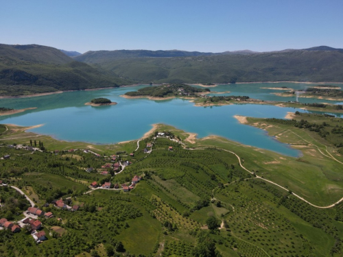 FOTO: Otpočeli radovi oko uređenja Gospinog trga