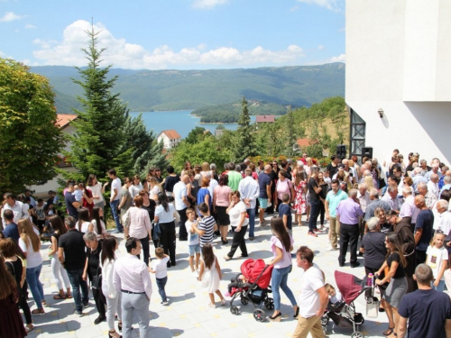 Foto: Vanjska proslava sv. Ane u Podboru