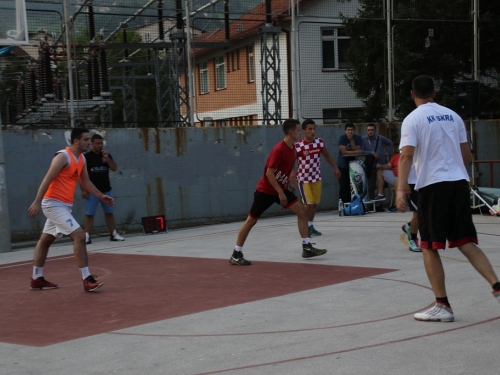 FOTO: Počeo turnir u uličnoj košarci "Streetball Rama 2016."
