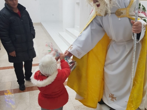 FOTO: Sv. Nikola stigao na Orašac