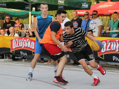 FOTO: Ekipa ''ALF Market'' osvojila Streetball za juniore