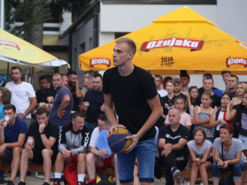 FOTO: Ekipa ''Makarska 3x3'' pobjednik 19. Streetball Rama 2021.