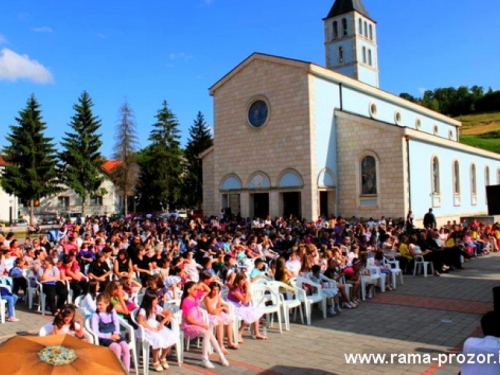 Foto: Festival "Djeca pjevaju Isusu"