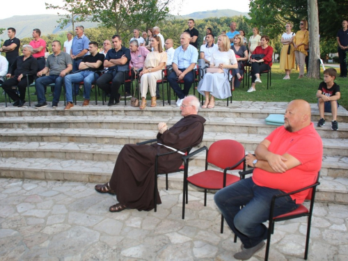 FOTO: Promocija knjige dr. sc. Šimuna Novakovića i druga večer trodnevnice na Šćitu