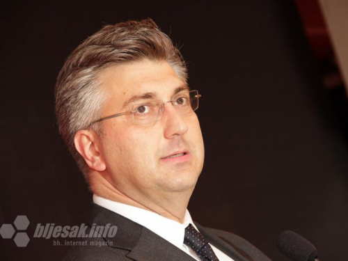 Plenković očekuje da Beograd nedvosmisleno i oštro osudi Šešelja