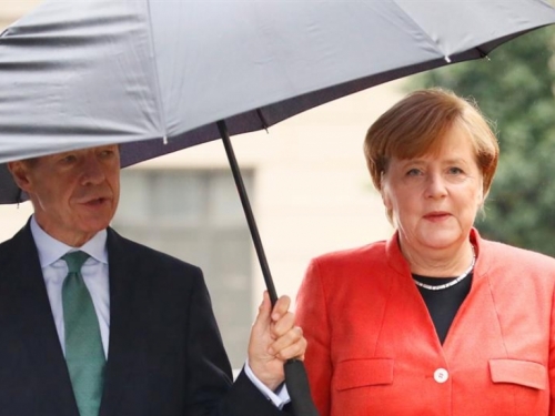 DW: Tko je muž Angele Merkel