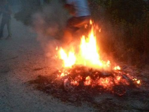 FOTO: Paljenjem svitnjaka Rama dočekuje sv. Ivu