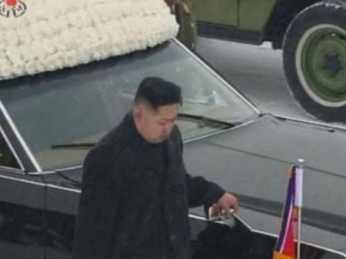 Počeo sprovod Kim Jong-lla!