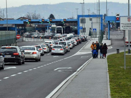 Državljani BiH mogu do kraja godine u RH kao i do sada, a onda samo uz potvrdu