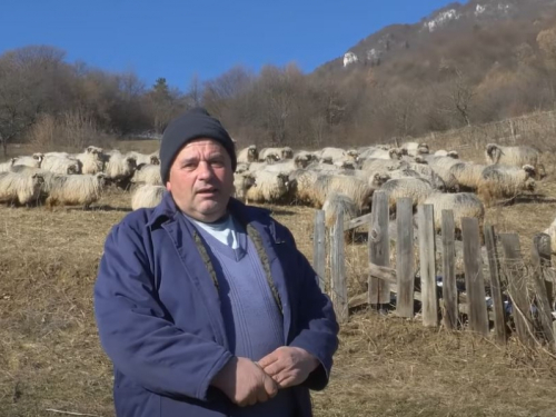 VIDEO: Nomađenje je prošlost, kuća je zakon!