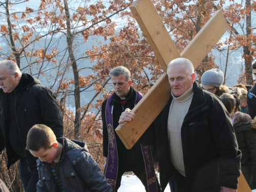 FOTO: Put križa - Treća korizmena nedjelja u župi Uzdol