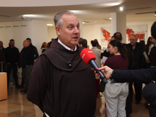FOTO: Svečano otvorena Galerija Franjevačkog samostana Rama Šćit