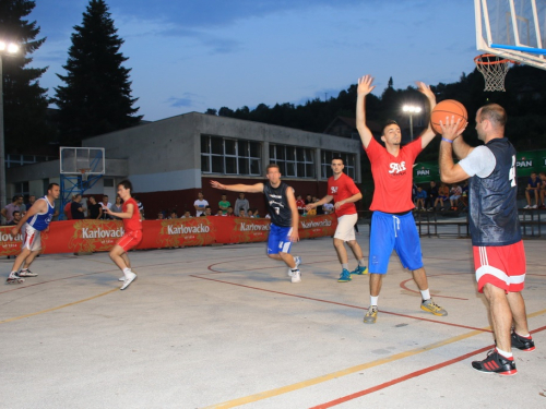 FOTO: U Prozoru počeo 13. Streetball turnir