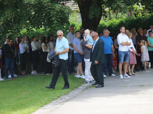 FOTO: Vanjska proslava sv. Ante u Gračacu