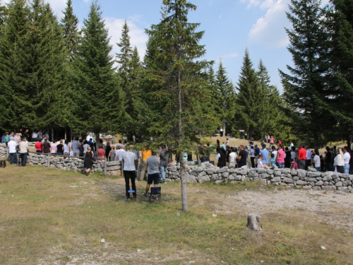 FOTO: Na Vran planini služena misa za poginule duvandžije