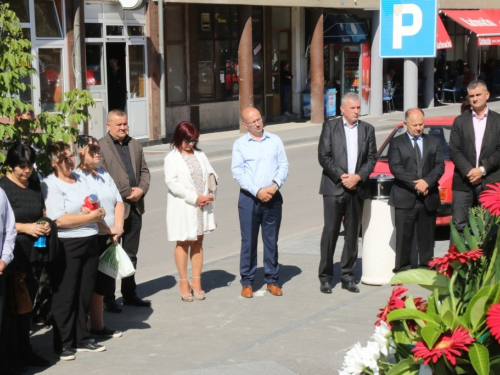 FOTO: Polaganjem vijenaca i svečanom sjednicom započelo obilježavanje Dana općine