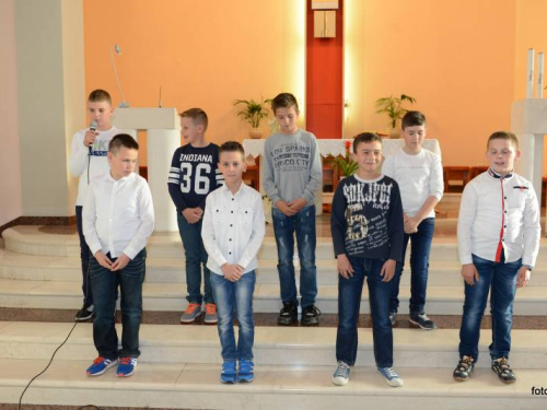 FOTO: Priredba u povodu Majčinog dana u župi Prozor