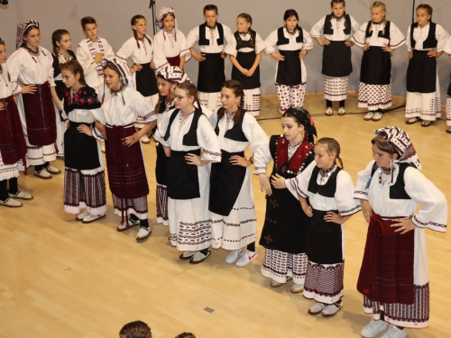 FOTO/VIDEO: Škola folklora u Prozoru koncertom predstavila svoj rad