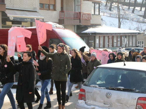 FOTO: ''Šetnja s porukom'' kroz Prozor