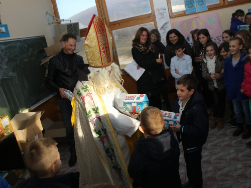 FOTO: Sv. Nikola radosno dočekan i u župi Rama Šćit