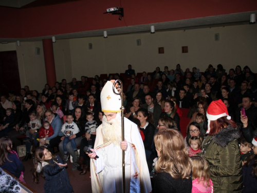 Sv. Nikola posjetio mališane dječjeg vrtića Ciciban u Prozoru