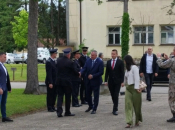 Heleza nitko ne šljivi: Trojac iz RS s policijom došao u vojarnu Kozara