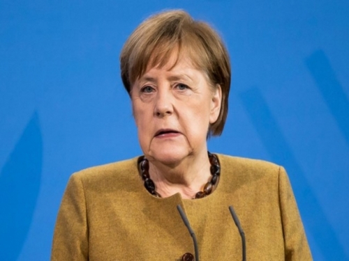 Merkel poručila Putinu da povuče trupe iz Ukrajine