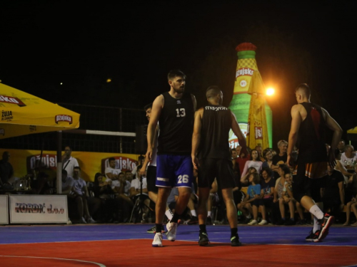 FOTO: Ekipa ''Makarska 3x3'' pobjednik 19. Streetball Rama 2021.