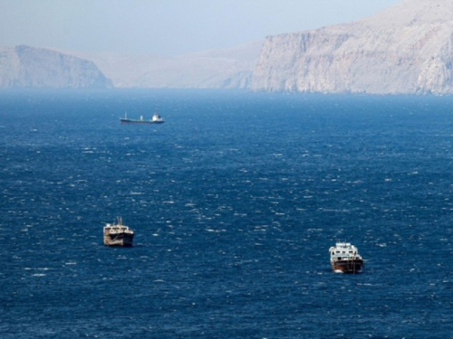 Iran: Omanski zaljev bi mogao postati groblje za američke brodove