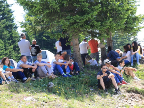 FOTO/VIDEO: Proslava Dive Grabovčeve na Kedžari