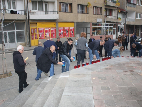 FOTO: Povodom Svih svetih u Prozoru zapaljene svijeće za poginule i preminule branitelje