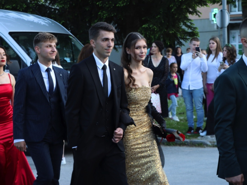 FOTO/VIDEO: Matura 2024. - Defile mladosti na ulicama Prozora