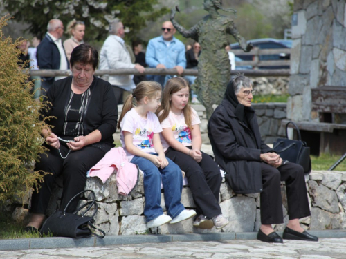 FOTO: Druženje Rumbočana i sv. misa na Zahumu