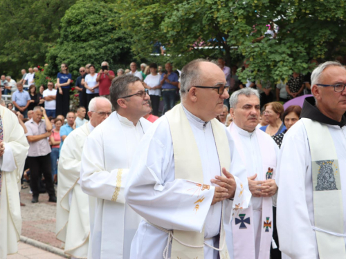 FOTO: Na Uzdolu svečano proslavljen sv. Ivo, patron župe