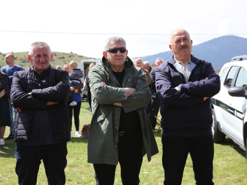 FOTO: Druženje Rumbočana i sv. misa na Zahumu