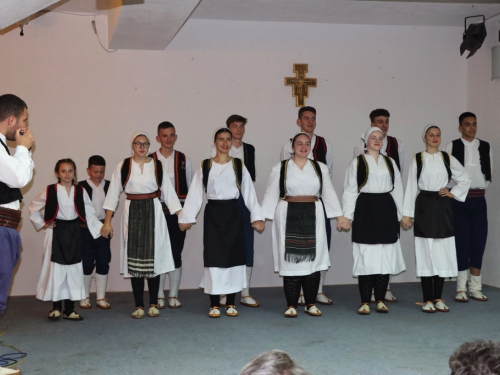 FOTO: Na Šćitu održana 5. kulturno-vjerska baština Hrvata BiH pod geslom ''Vratimo nadu zavičaju''