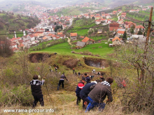 Održana akcija čišćenja oko kule "Studenac"