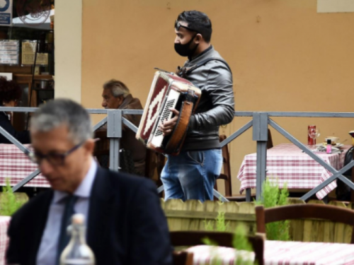 Domišljati vlasnici kafića u Italiji se sjetili kako izigrati vladine propise