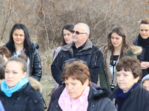 FOTO: Mr. Pero Brajko predvodio put križa na Uzdolu