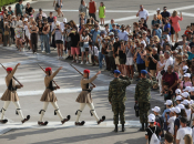 Tko će posluživati 40 milijuna turista? Grčka u potrazi za 80.000 radnika