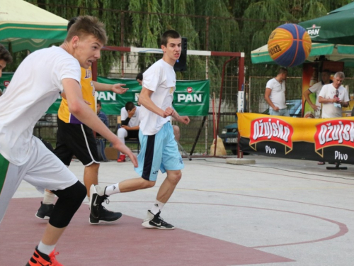 FOTO: Ekipa ''ALF Market'' osvojila Streetball za juniore