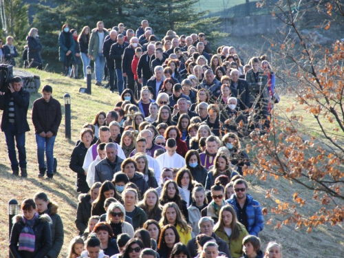 FOTO: Put križa kroz fratarski gaj na Šćitu