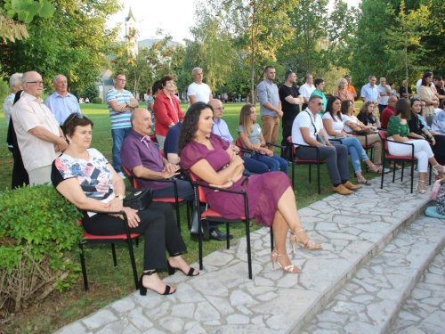 FOTO: Promocija knjige dr. sc. Šimuna Novakovića i druga večer trodnevnice na Šćitu